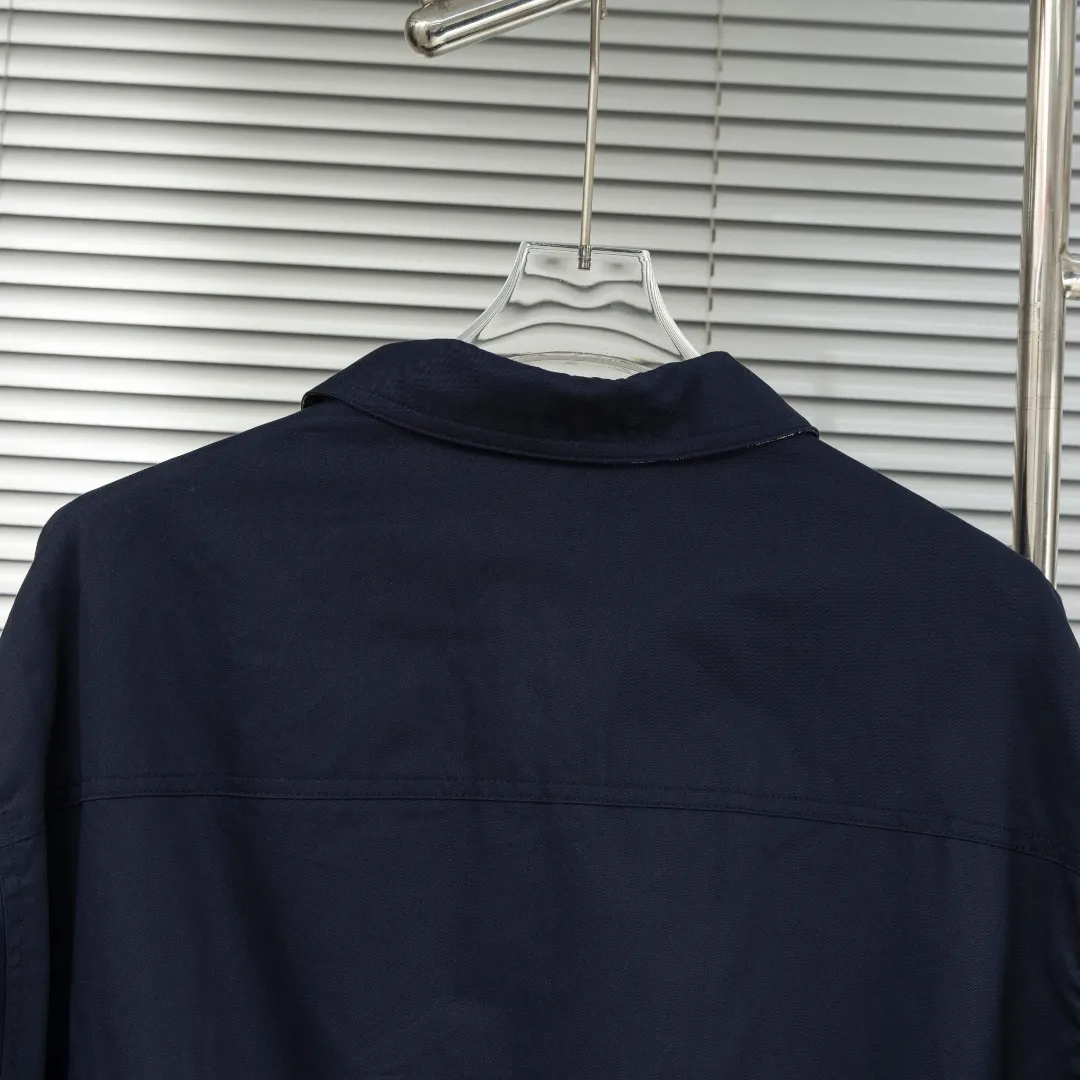 P490 top version (different currencies) You can scan the QR code to enter the official website. Style: Ralph Lauren POLO Ralph Lauren original open molded small label embroidery reversible old money style jacket Color: Picture color Size: S-XL Fabric: Woven Accessories: Full set of customized accessories No gender distinction, same style for men and women